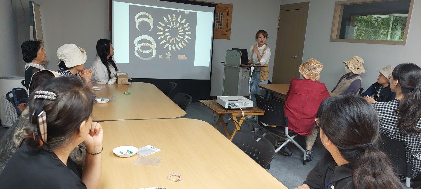 제주사회 취약계층과 함께하는 역사문화교육 <어르신과 나누는 문화체험>